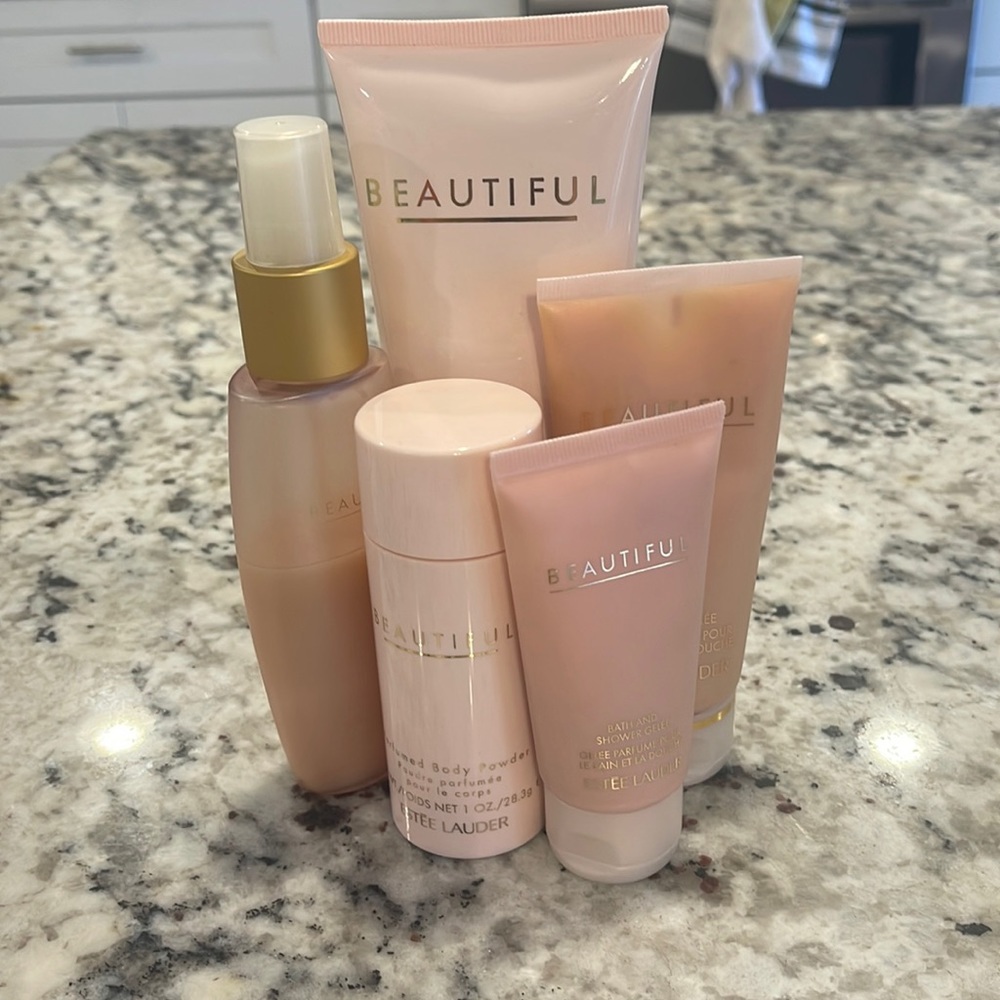 Estée Lauder Beautiful lot
